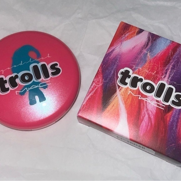 MAC Trolls Glow Rida Highlighter new in box - Picture 4 of 4